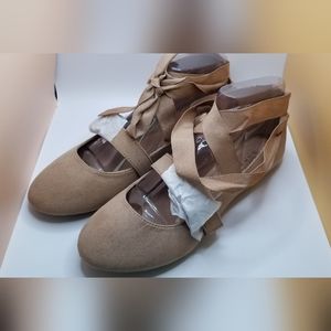 New Bamboo Women's strap brown flat shoes size8